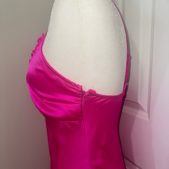 Fuchsia satin dress 💖 - Picture 3 of 8